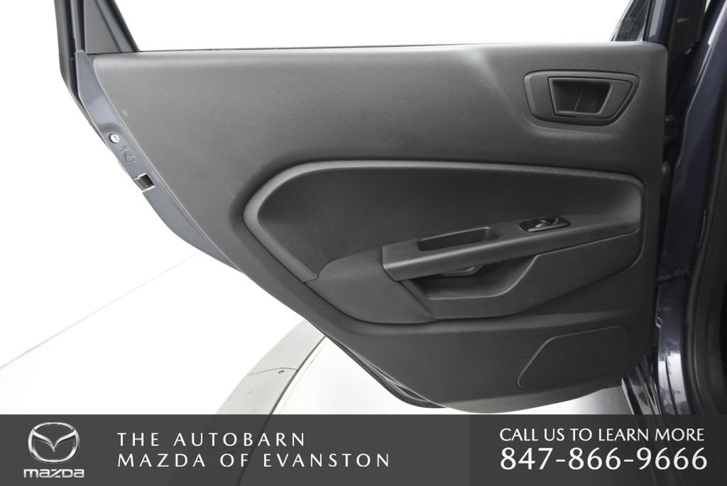 Used 2013 Gray Metallic Ford SE image 31