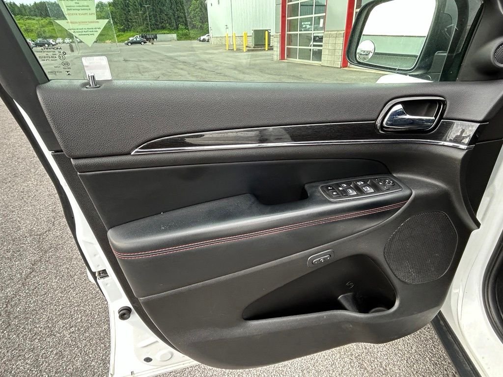 Used 2020 White Jeep Trailhawk image 22