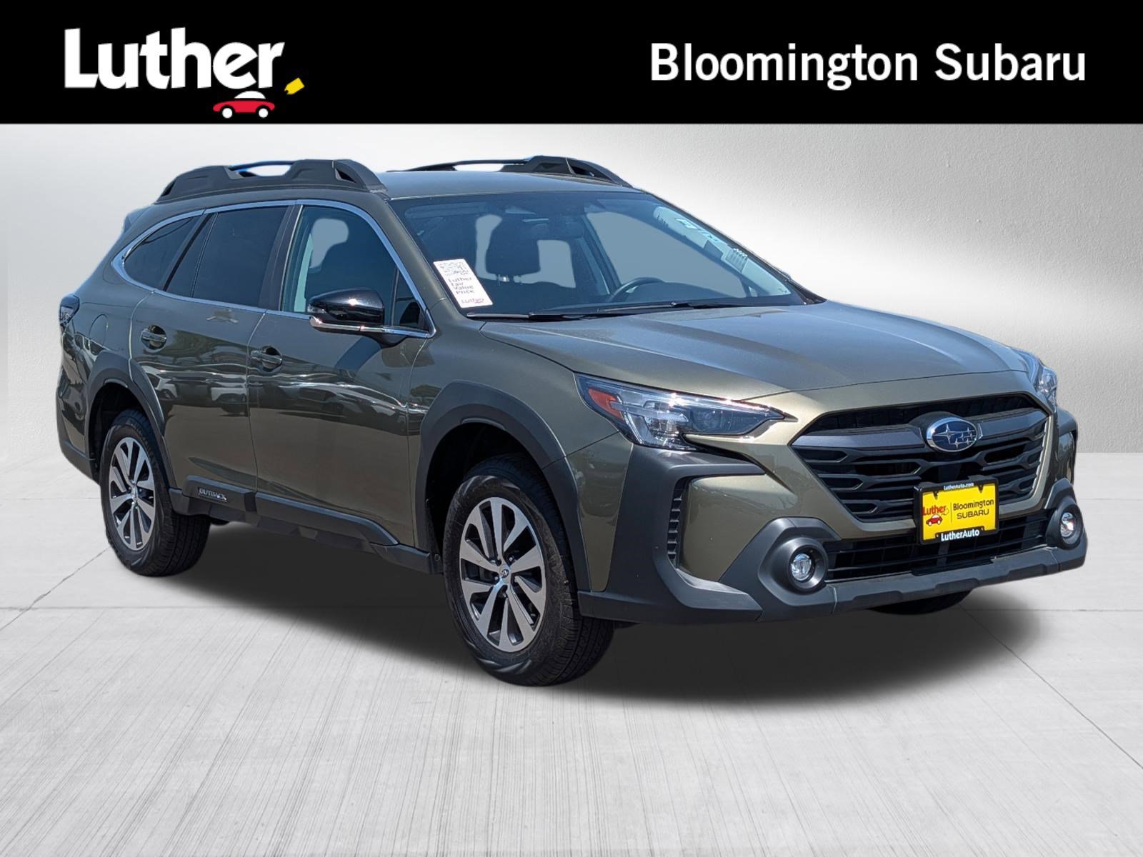 2025 Subaru Outback Premium's photo
