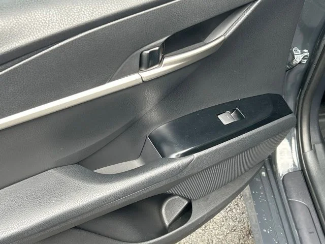 Certified Used 2025  Toyota LE image 36