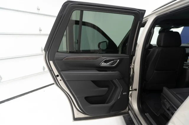 Used 2023  Chevrolet Z71 image 20