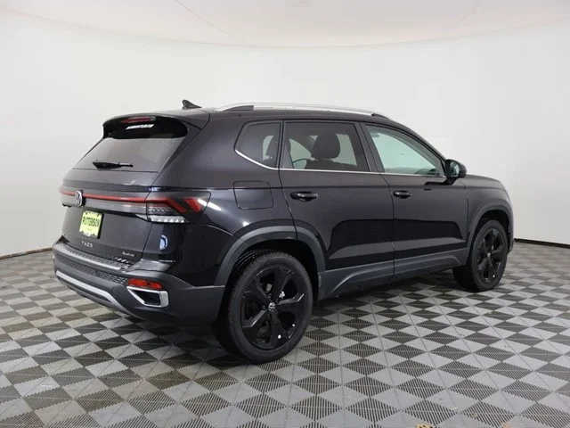 New 2025 Deep Black Pearl Volkswagen 1.5T SEL image 6