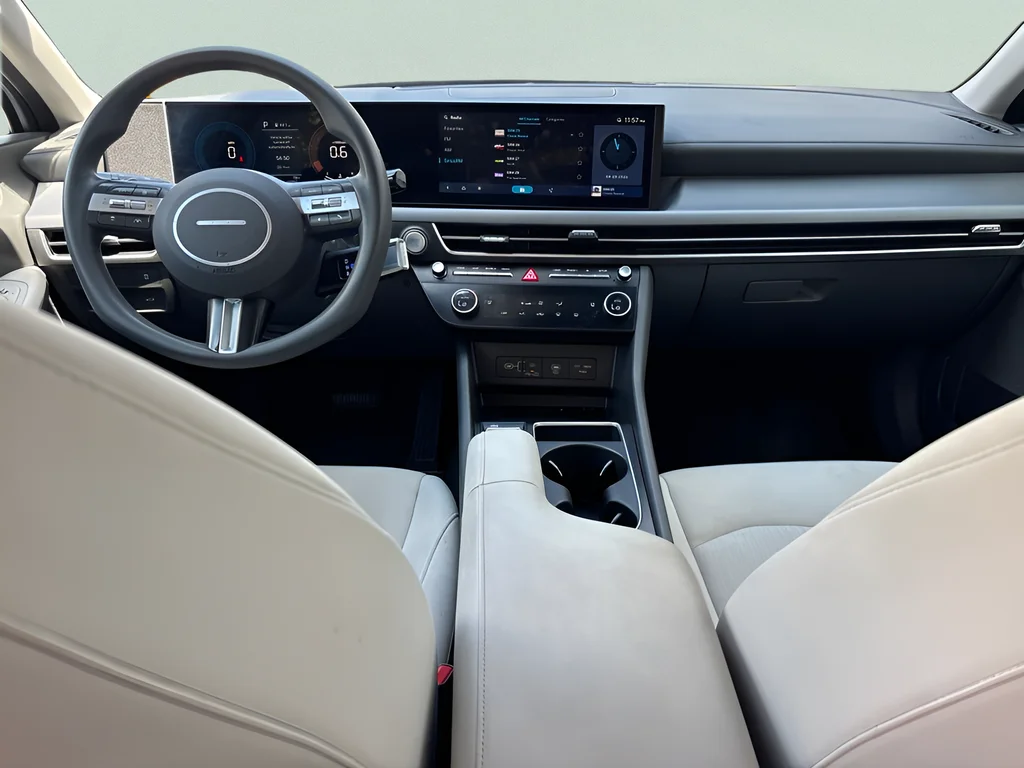 Used 2025 Silver Hyundai SEL image 20