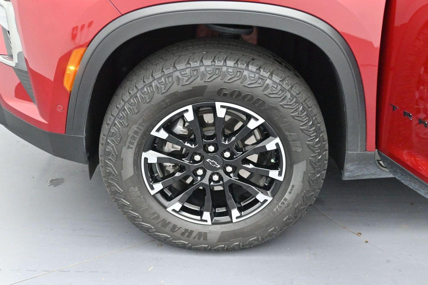 Used 2024 Radiant Red Tintcoat Chevrolet Z71 image 32