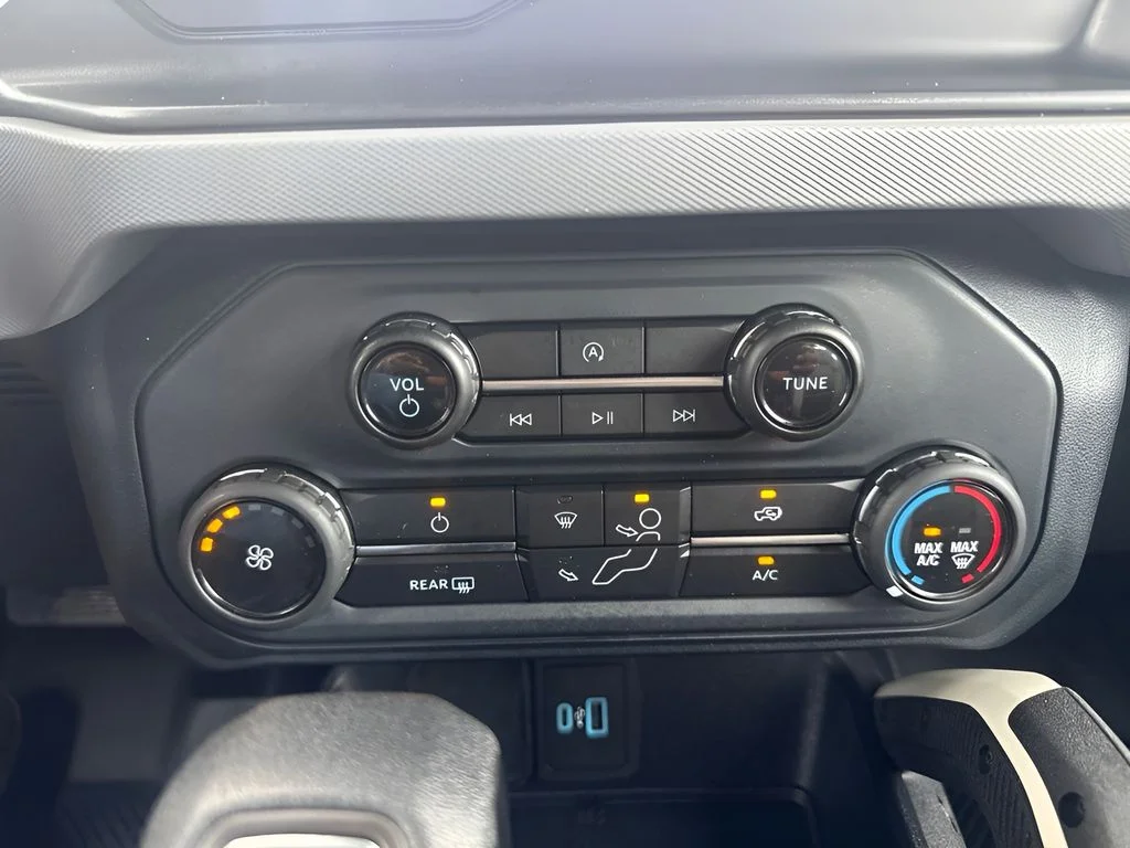 Used 2022 Blue Ford Base image 11