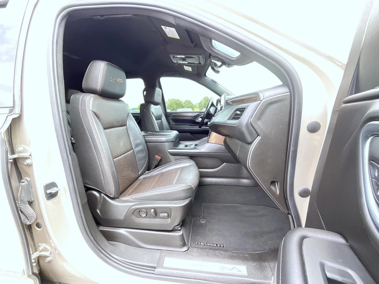 Used 2021 Beige Chevrolet High Country image 15
