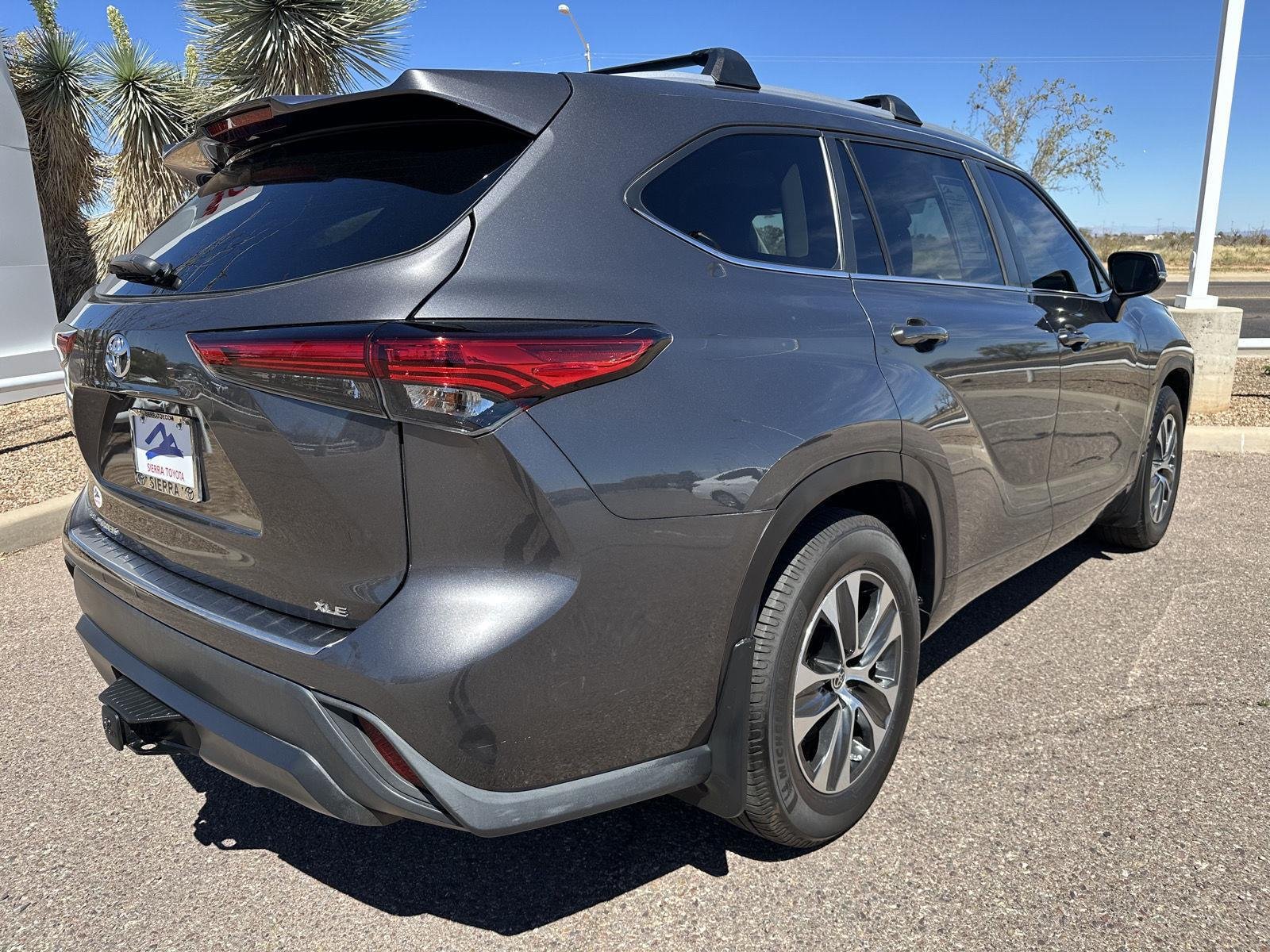 2023 Toyota Highlander XLE - Photo 13