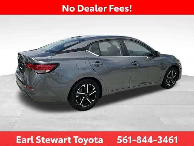 Used 2024 Gray Nissan SV image 4
