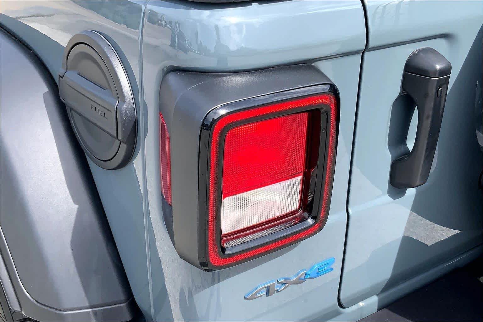 Used 2025 Anvil Clearcoat Jeep Sport S image 22