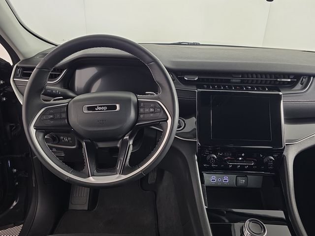 Used 2022 Gray Jeep Laredo image 12