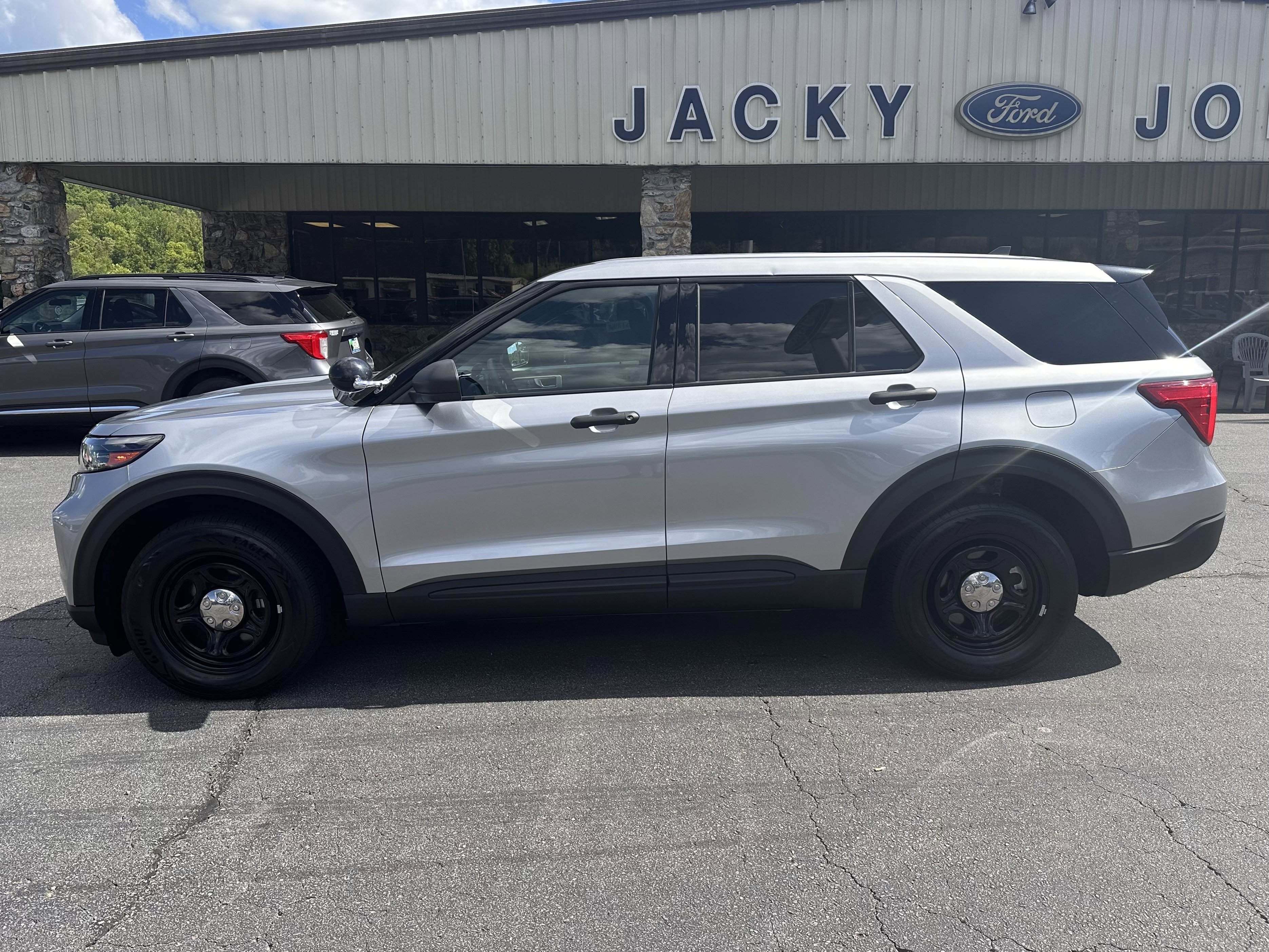 2023 Ford Explorer's photo