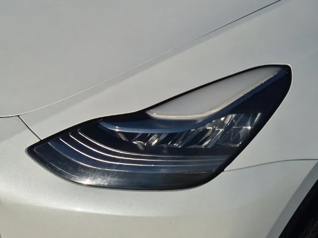 Used 2021 White Tesla Long Range image 9