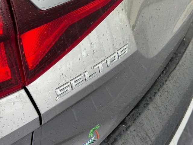 Used 2022 Gray Kia LX image 34