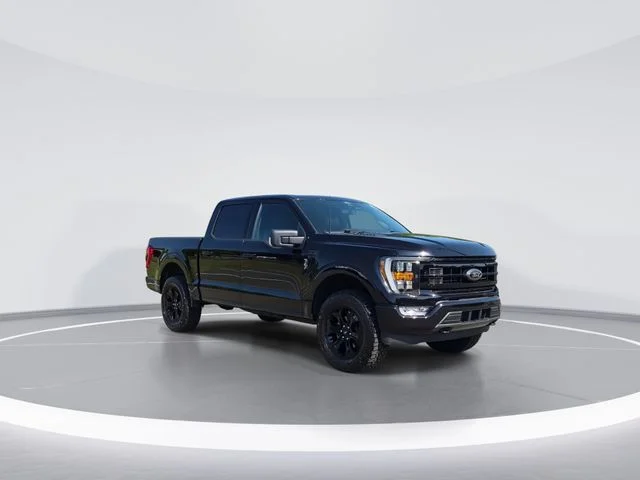 Used 2022 Black Ford XLT image 2