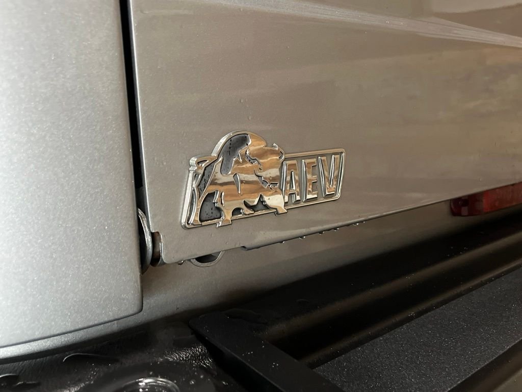 Used 2014 Billet Metallic Clearcoat Jeep Unlimited Rubicon image 25