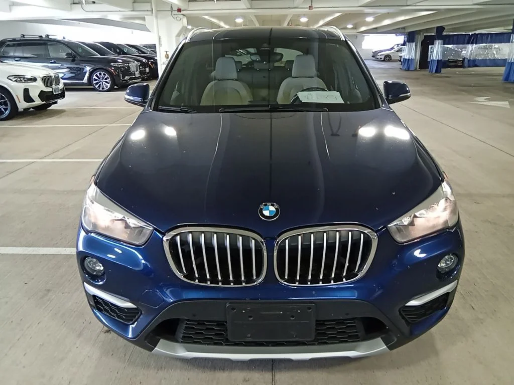 Used 2019 Blue Metallic BMW xDrive28i image 2