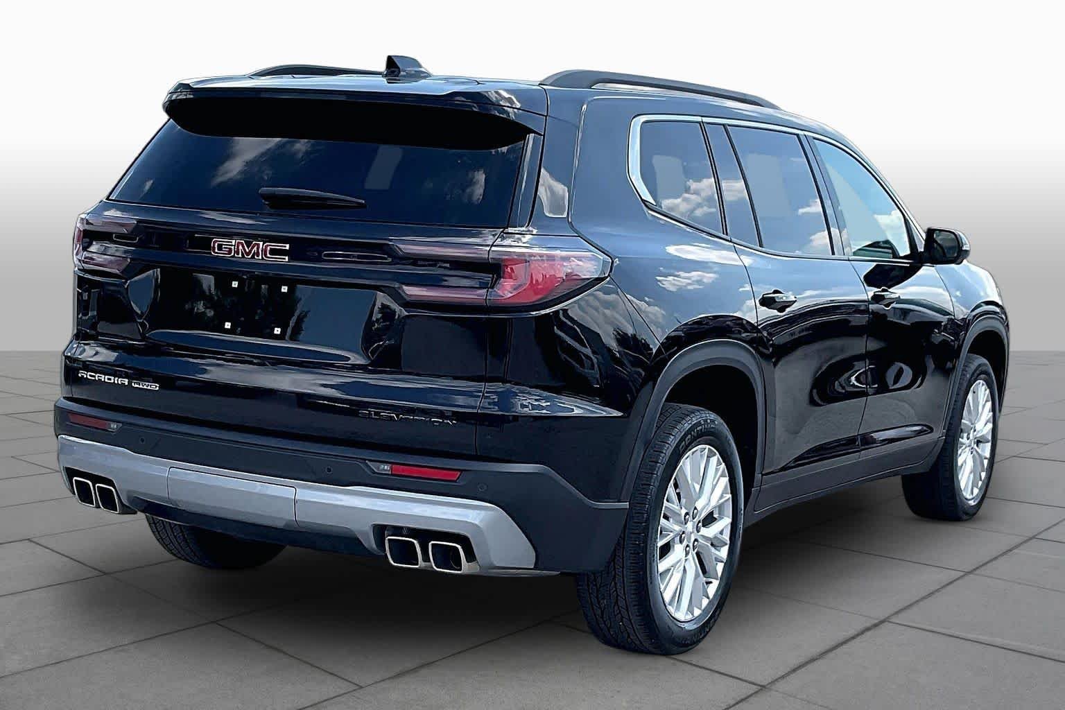 Used 2024 Ebony Twilight Metallic GMC Elevation image 13