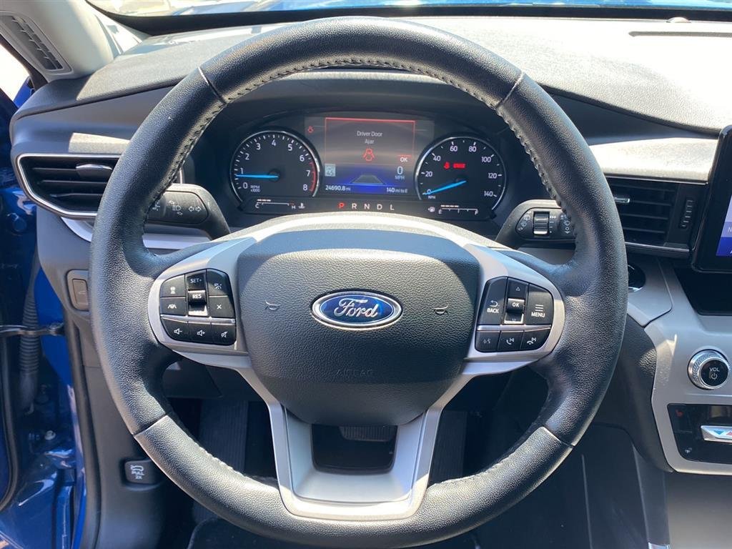Used 2023 Atlas Blue Ford XLT image 13