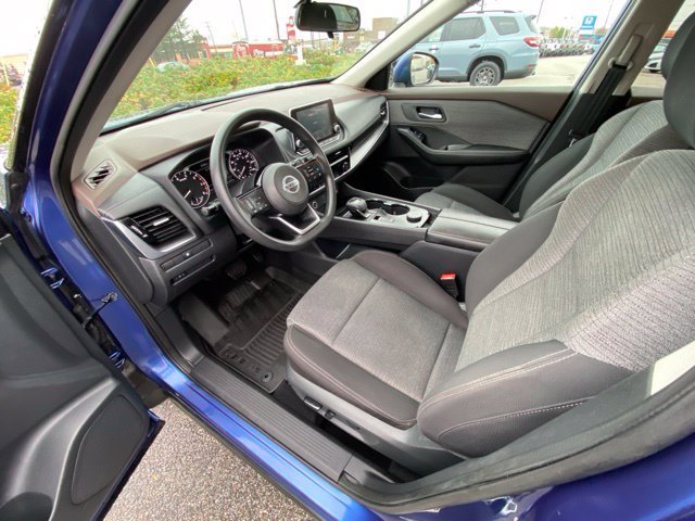 Used 2021 Caspian Blue Metallic Nissan SV image 11