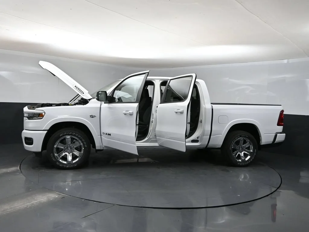 New 2027 Bright White Clear-Coat Exterior Paint RAM Big Horn/Lone Star image 43