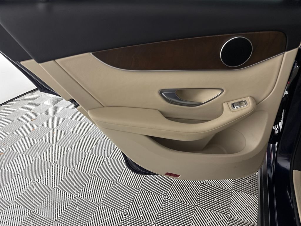 2019 Mercedes-Benz GLC GLC300 - Photo 9