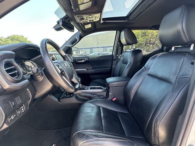 Used 2020 White Toyota TRD Off-Road image 27