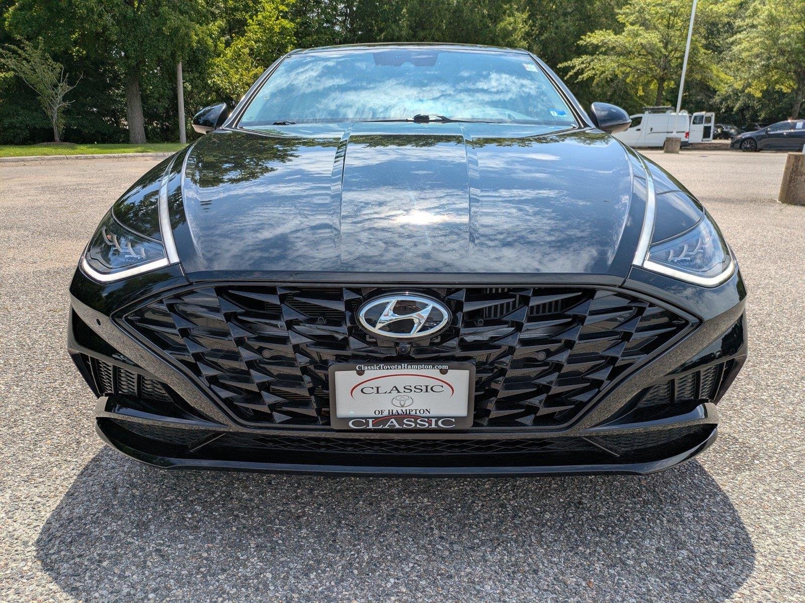 Used 2023 Onyx Black Hyundai Limited image 9