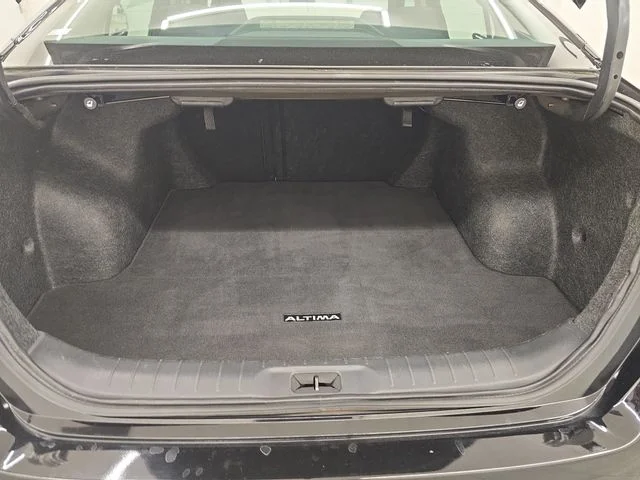 Used 2025 Super Black Clearcoat Nissan 2.5 SV image 15