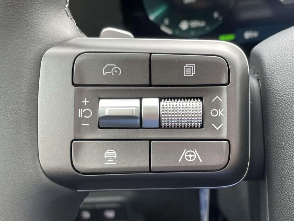 New 2026 Silver Hyundai SEL Premium image 21