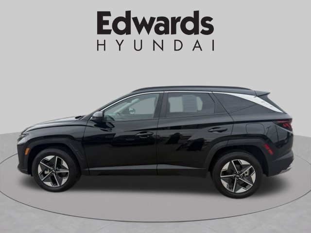 Used 2025 Black Hyundai SEL image 10