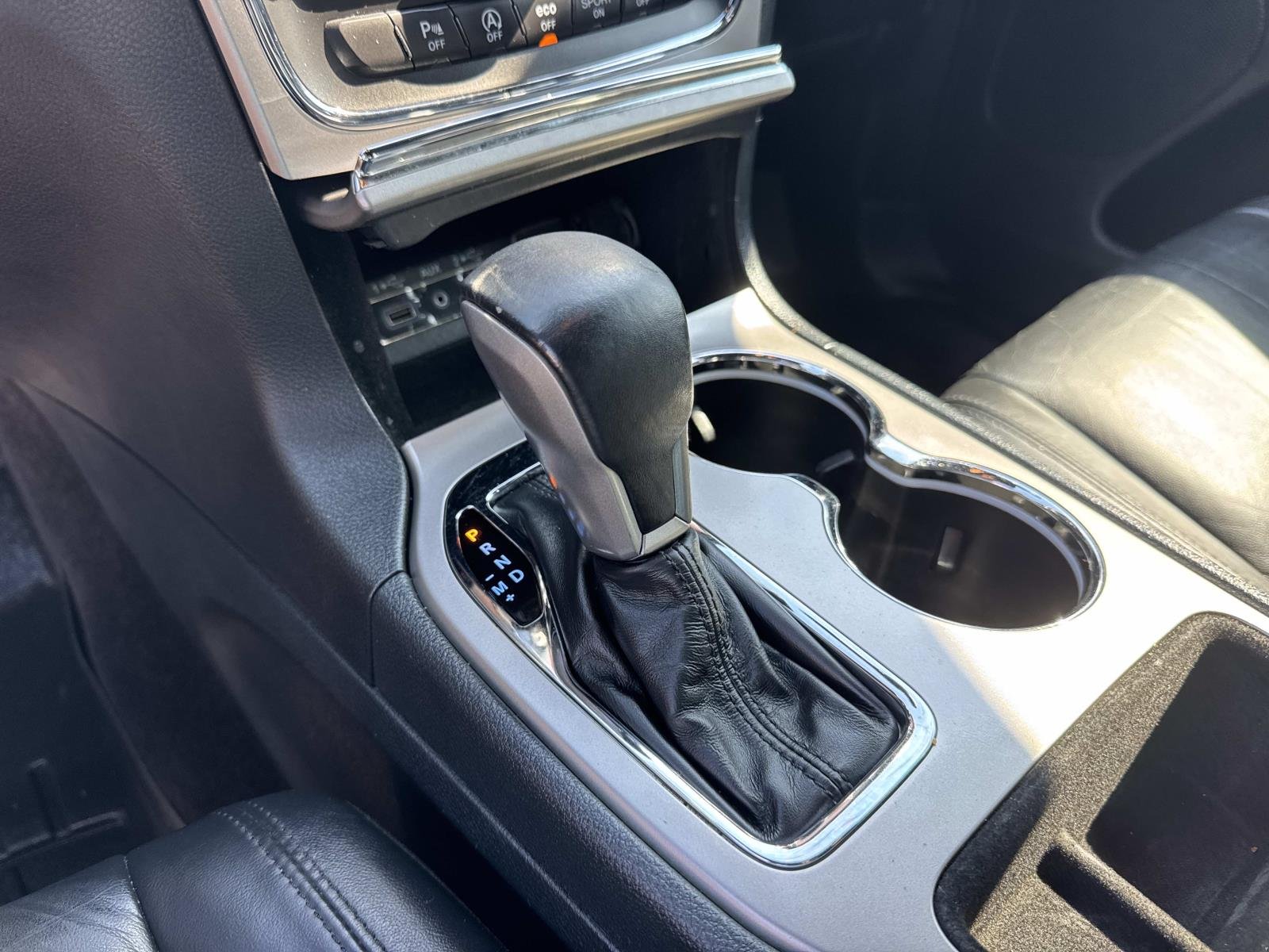 Used 2018 Bright White Clearcoat Jeep Limited image 26