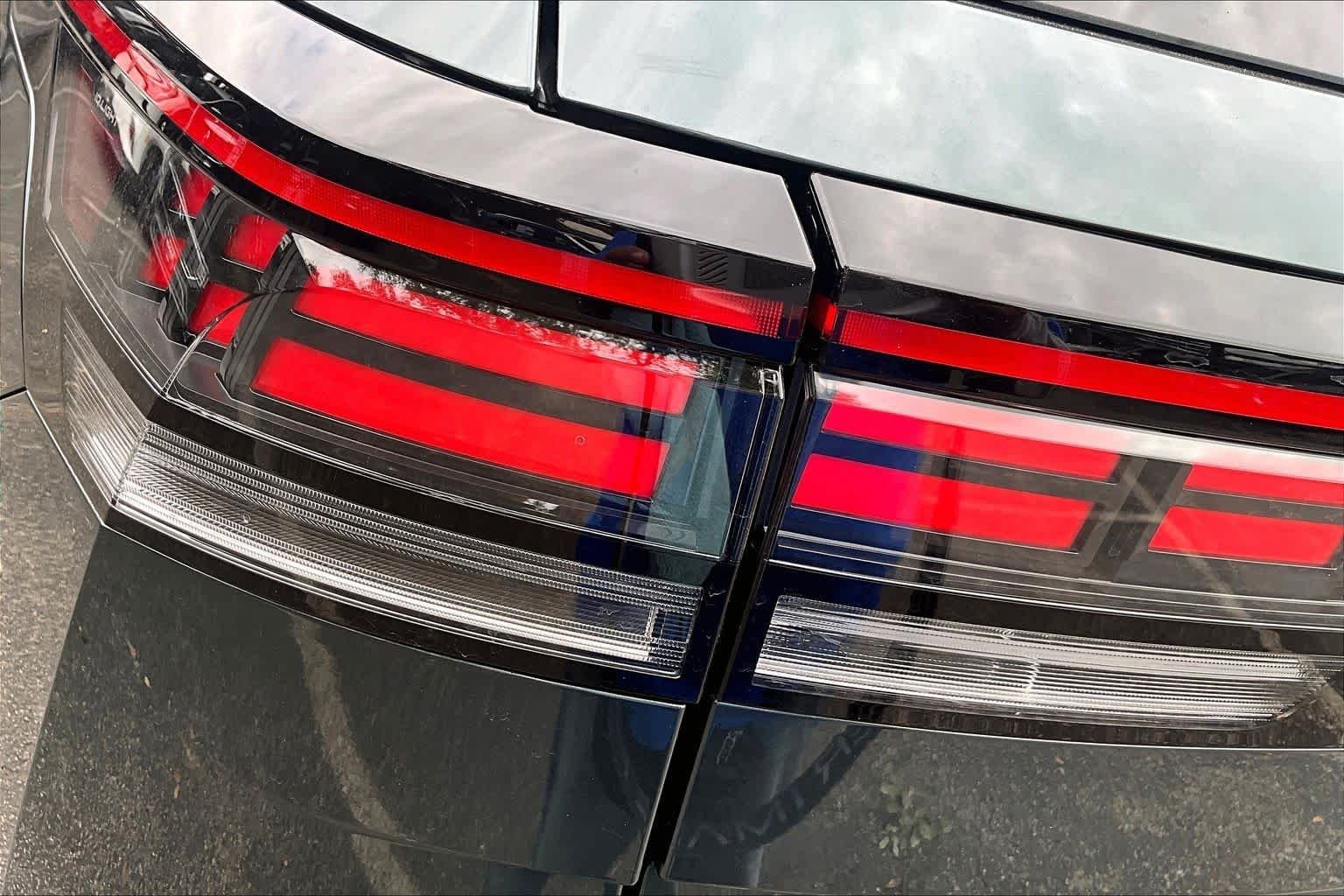 New 2027 Sacramento Gree Volkswagen SEL Premium R-Line image 14