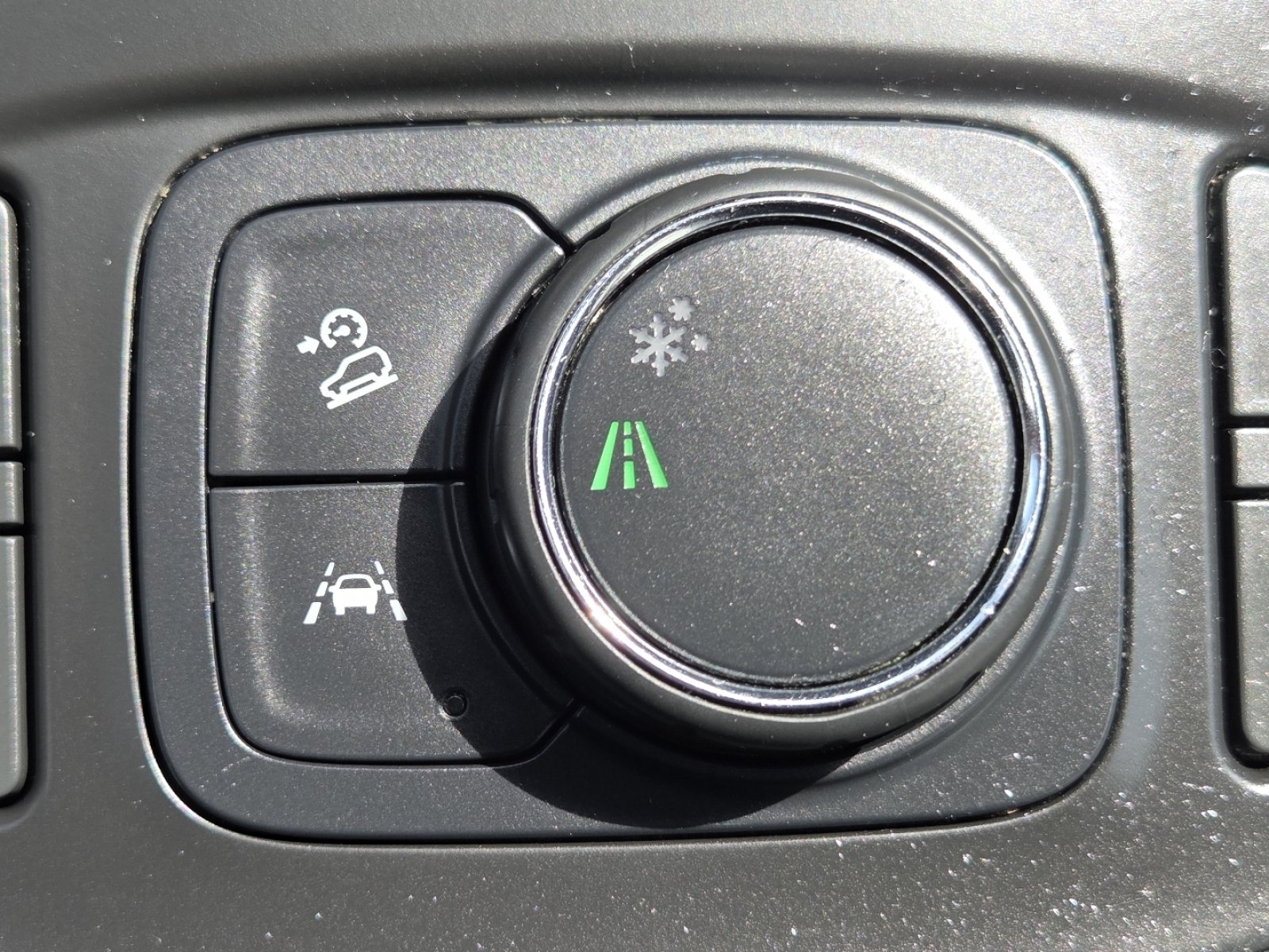 Used 2020 Quicksilver Metallic GMC SLE image 9