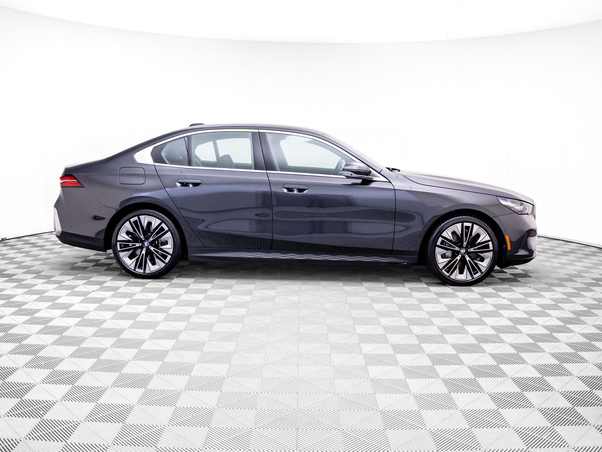 Certified Used 2024 Dark Graphite Metallic BMW 540i xDrive image 6