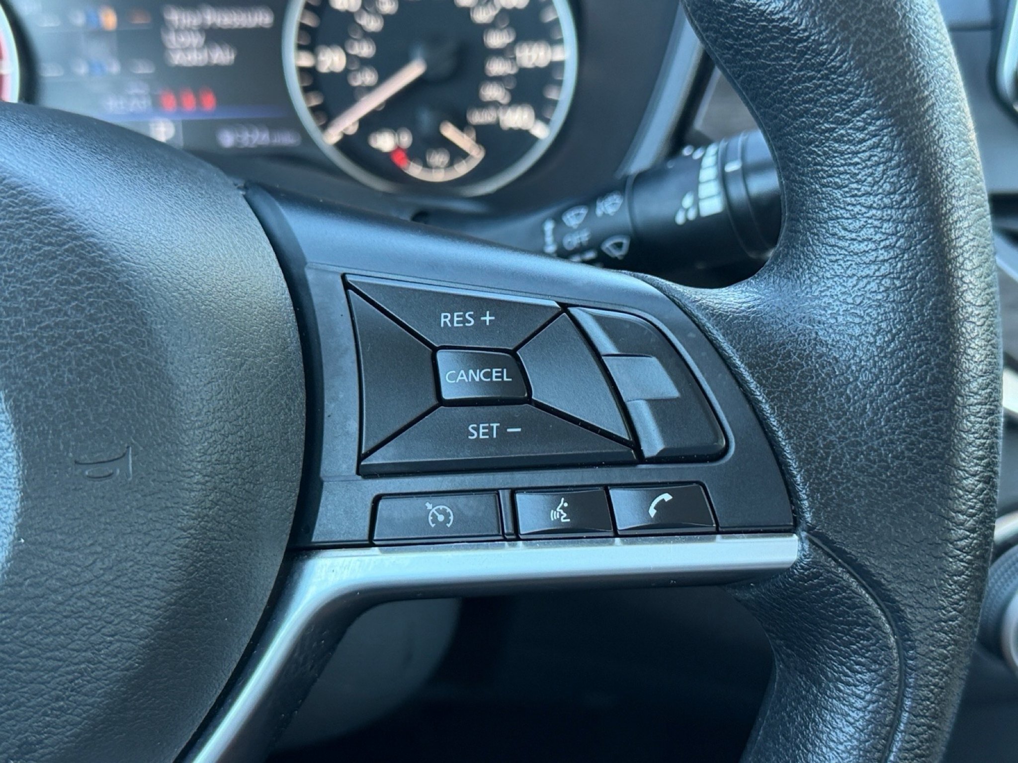 Used 2025 Super Black Nissan SV image 21