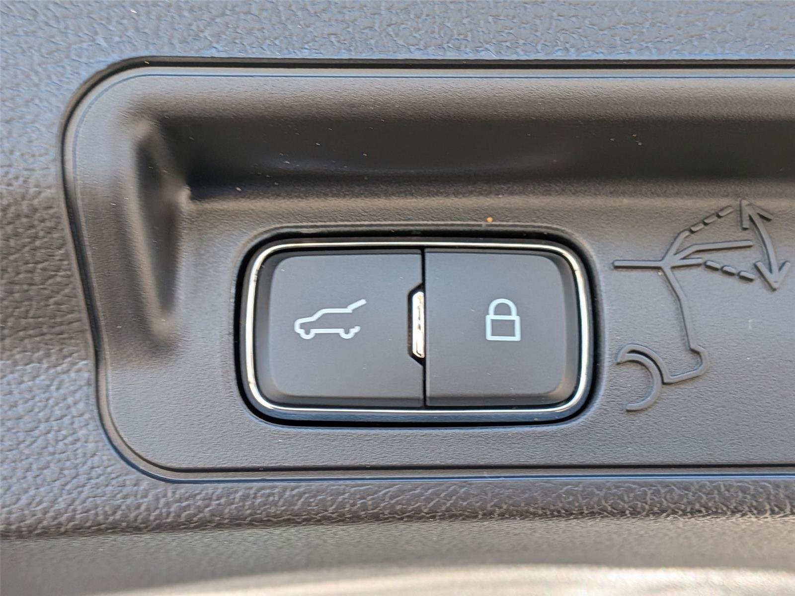 New 2026 Agate Black Metallic Ford Active image 34