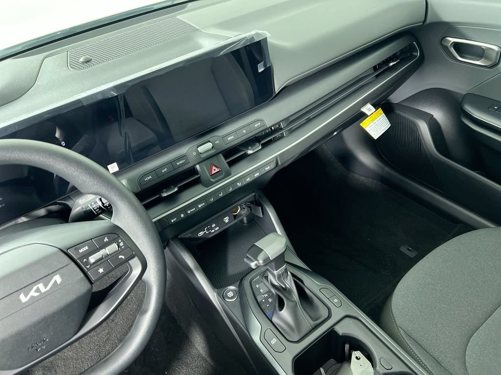New 2026 Snow White Pearl Kia LXS image 23