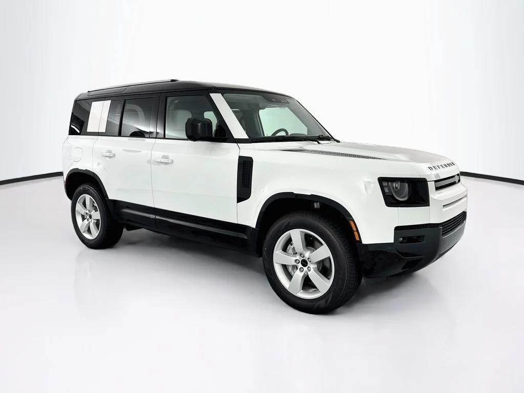 New 2026 Fuji White Land Rover X-Dynamic SE image 3