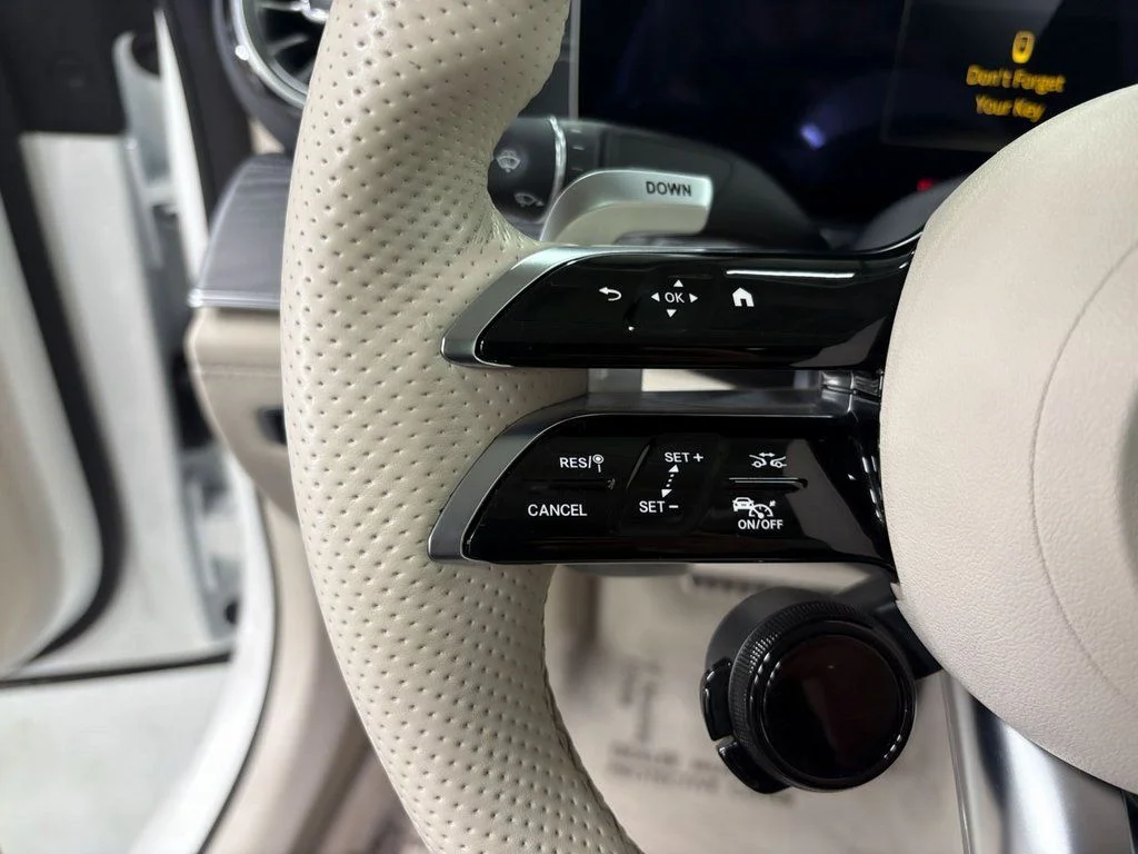 Used 2022 MANUFAKTUR Diamond White Metallic Mercedes-Benz Base image 12