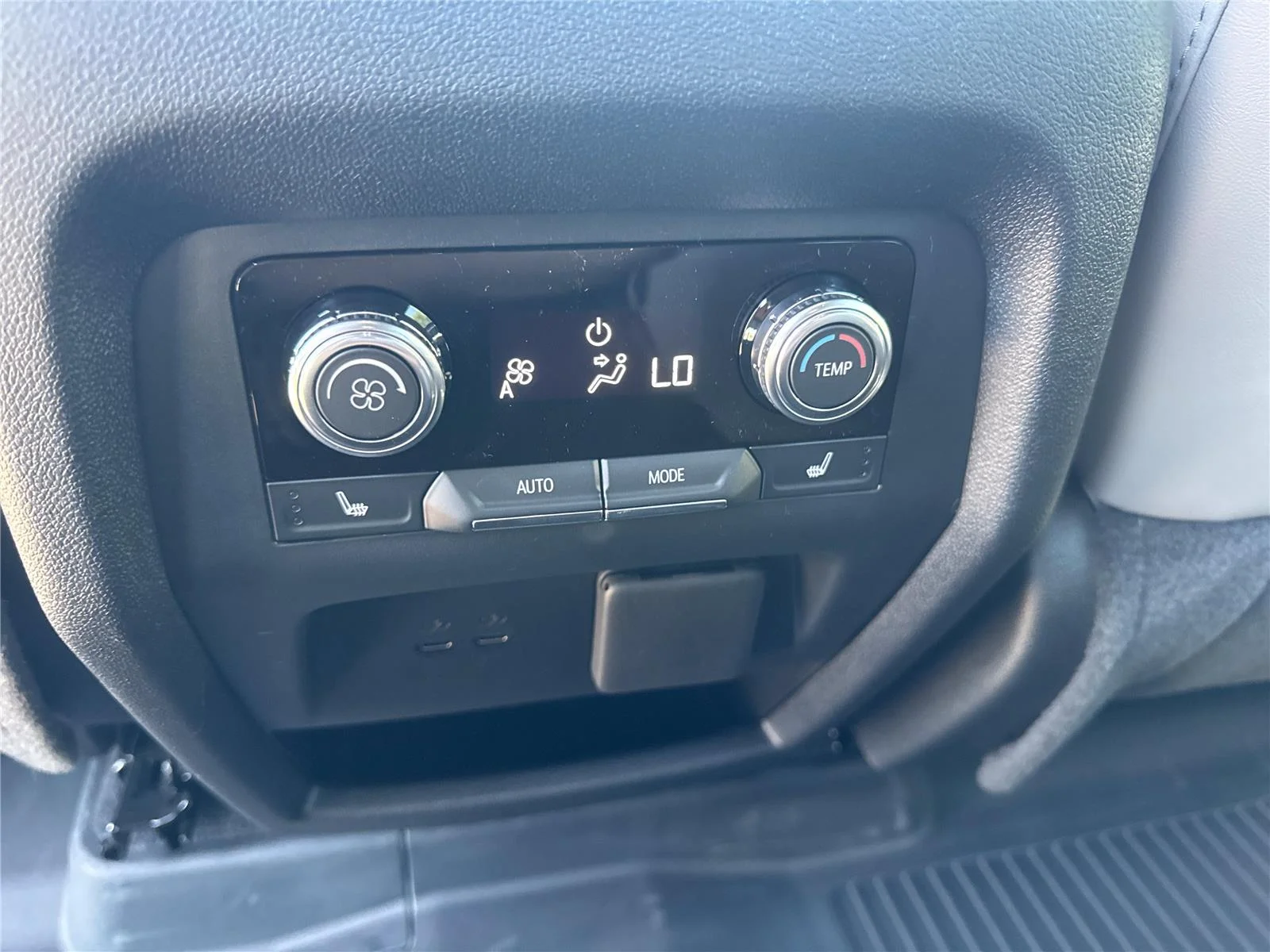 New 2026 Summit White GMC Elevation image 32
