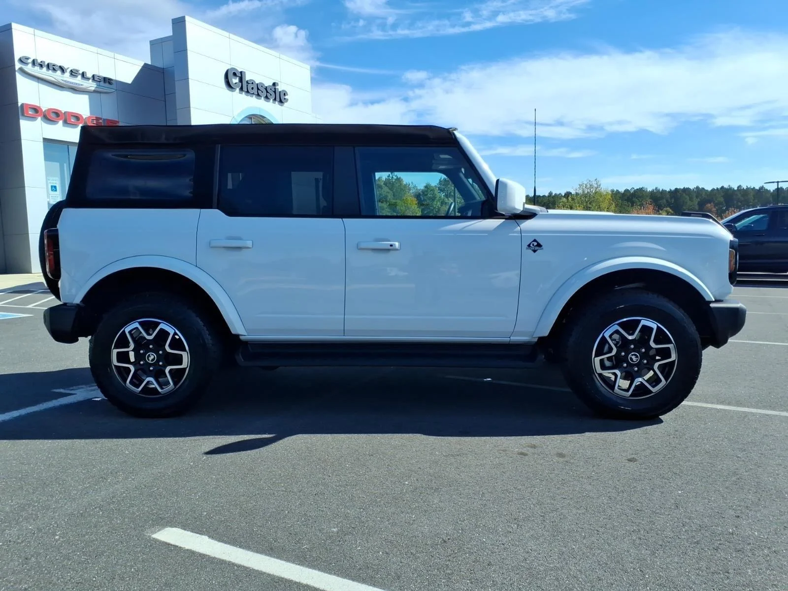 Used 2025 Oxford White Ford Outer Banks image 9