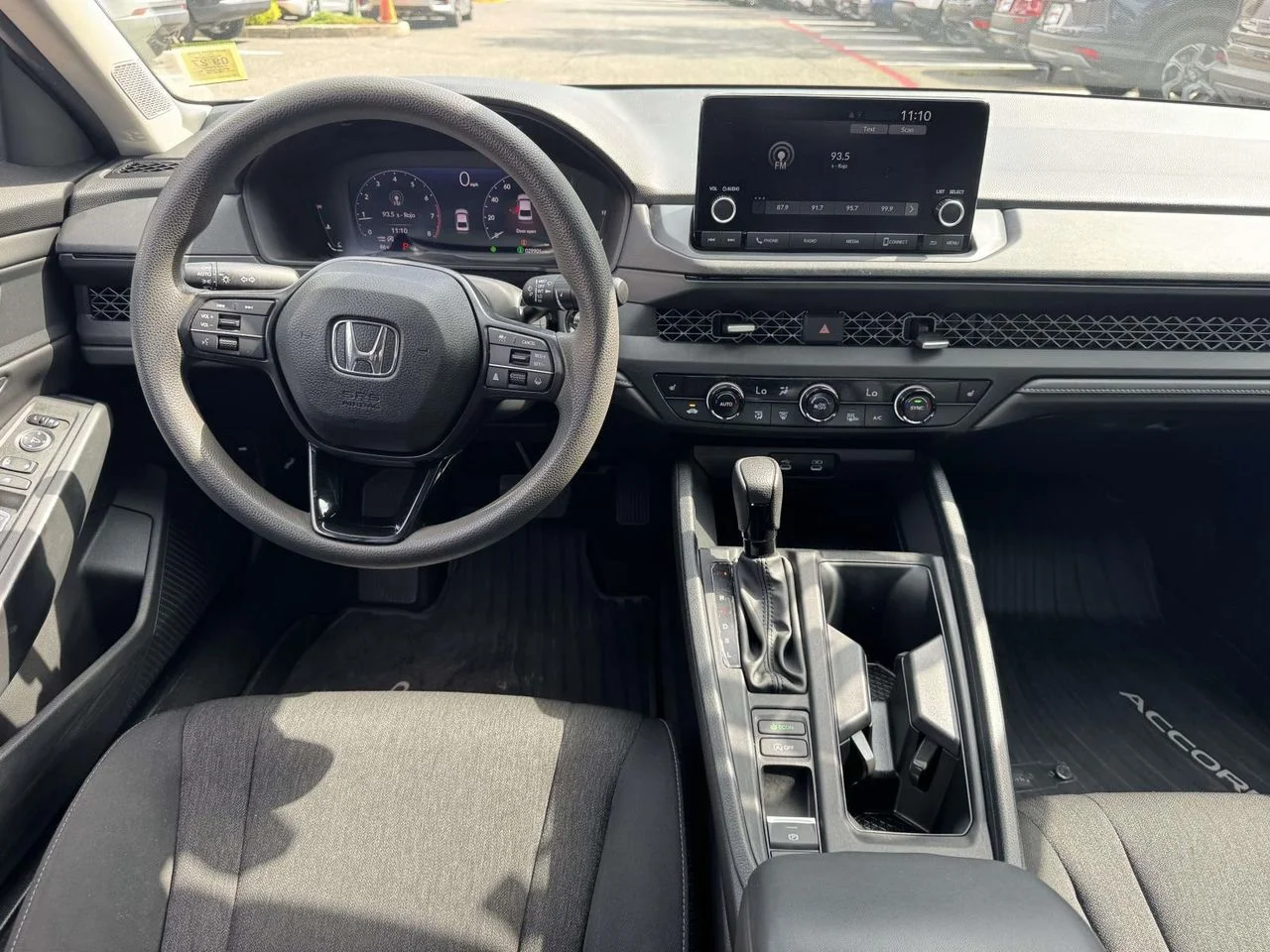 Used 2025 Solar Silver Metallic Honda SE image 19