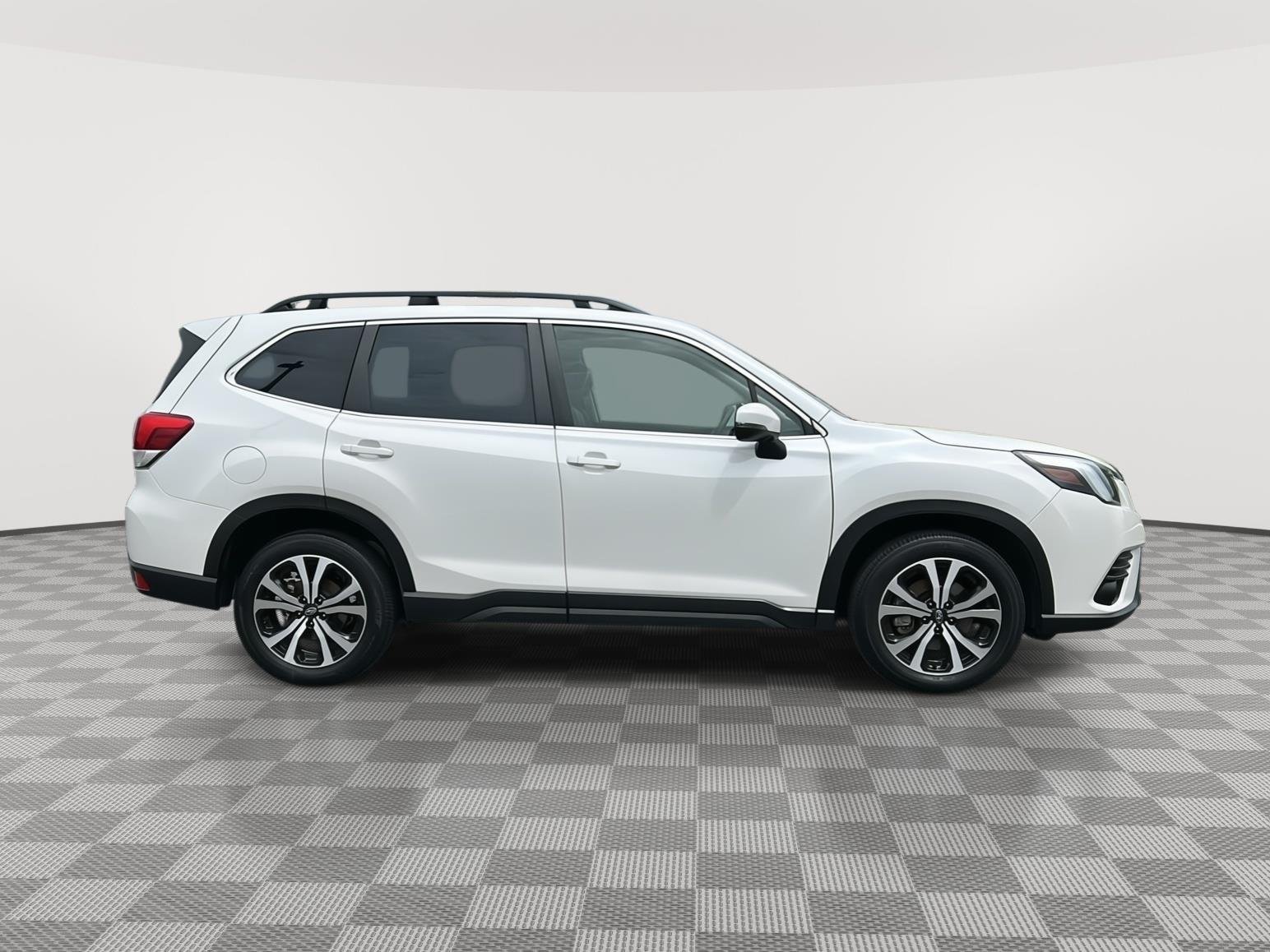 Used 2023 Crystal White Pearl Subaru Limited image 5