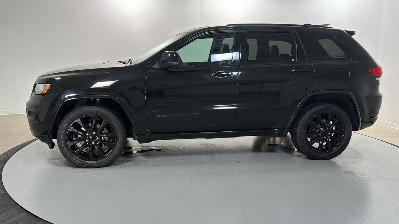 Used 2018 Black Jeep Altitude image 8