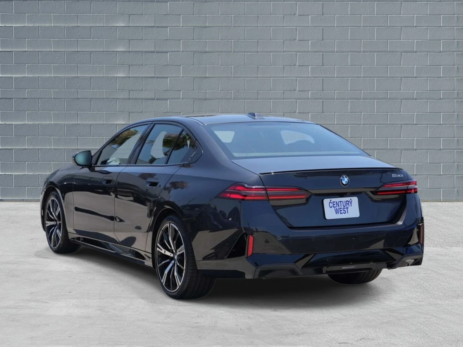 Used 2026 Dark Graphite Metallic BMW 530i Sedan image 3