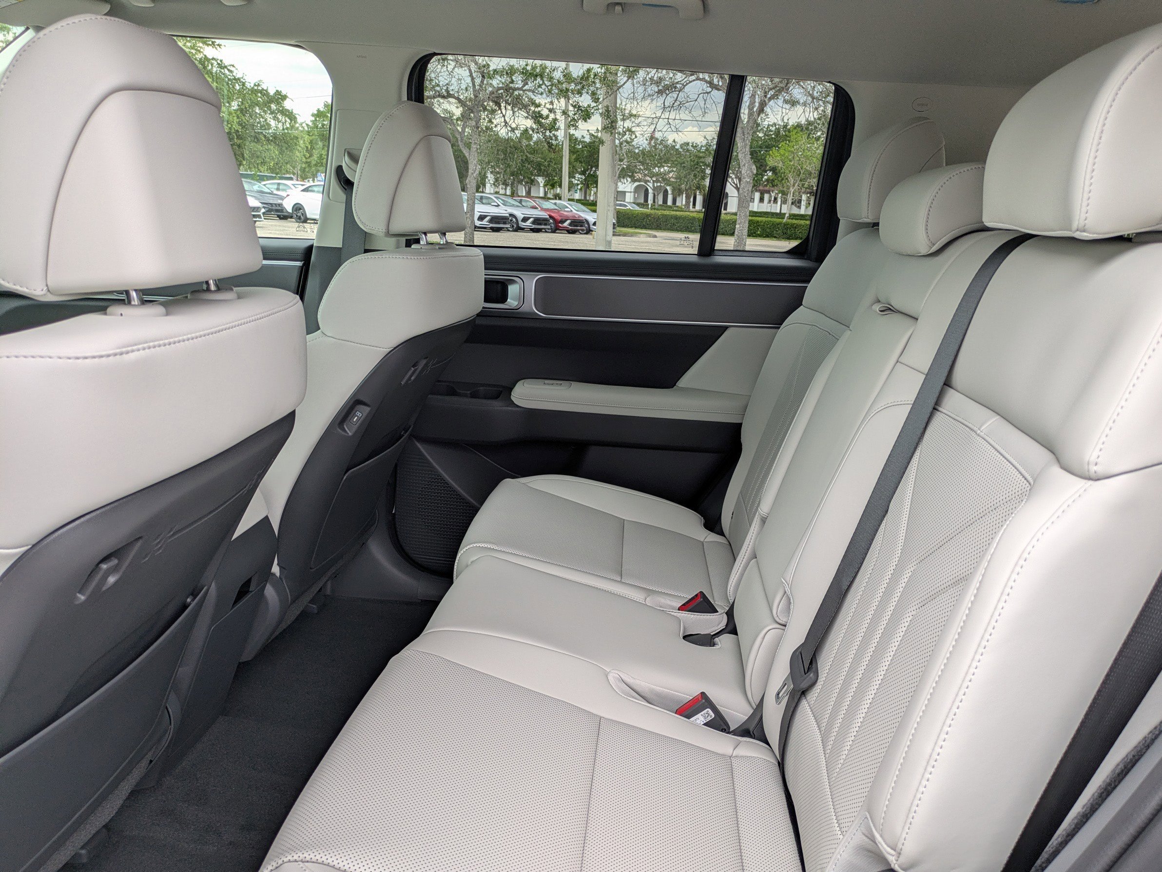 New 2026 Hampton Gray Hyundai SEL image 12