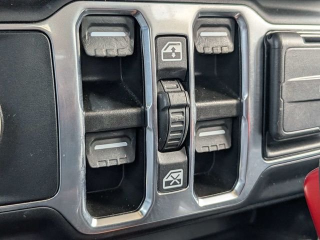 Used 2024 White Jeep Sahara image 26
