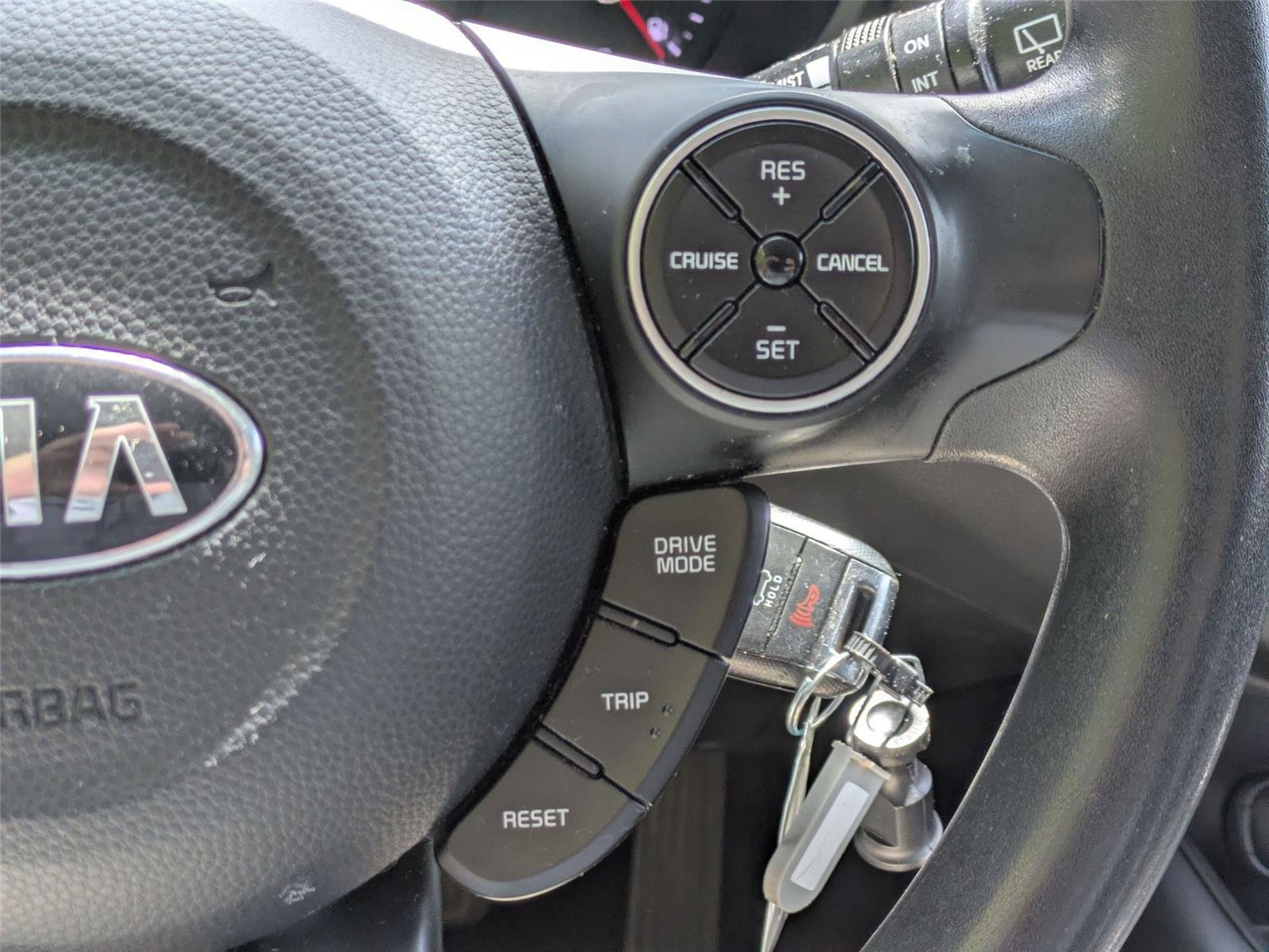 Used 2018 Titanium Gray Kia + image 20