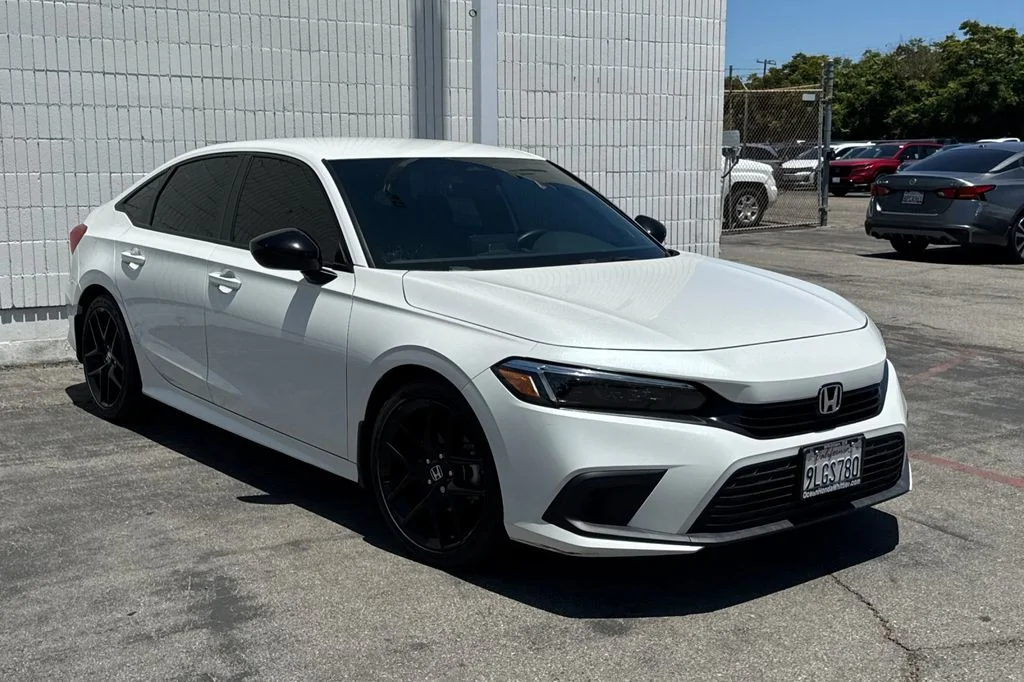 Certified Used 2024 Platinum White Pearl Honda Sport image 2