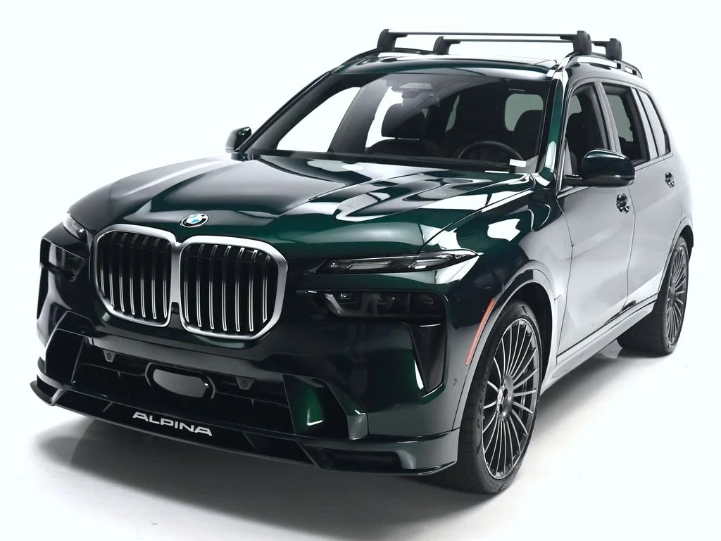 Used 2025 ALPINA Green Metallic BMW ALPINA XB7 image 1